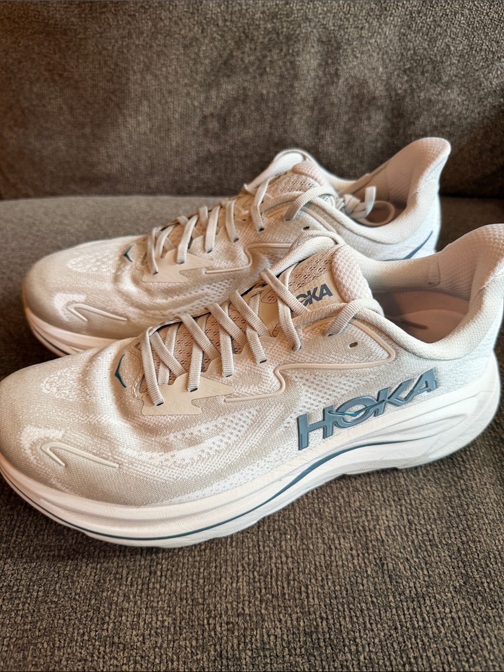 HOKA Clifton 10 (Wide) - Picture 2 of 4
